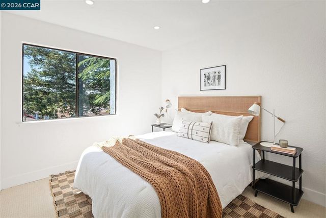 2419 Hill View Ln, Pinole, CA 94564