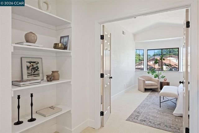 2419 Hill View Ln, Pinole, CA 94564