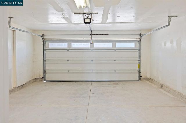 2419 Hill View Ln, Pinole, CA 94564