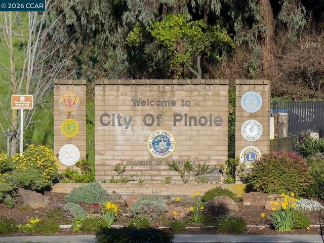 2419 Hill View Ln, Pinole, CA 94564