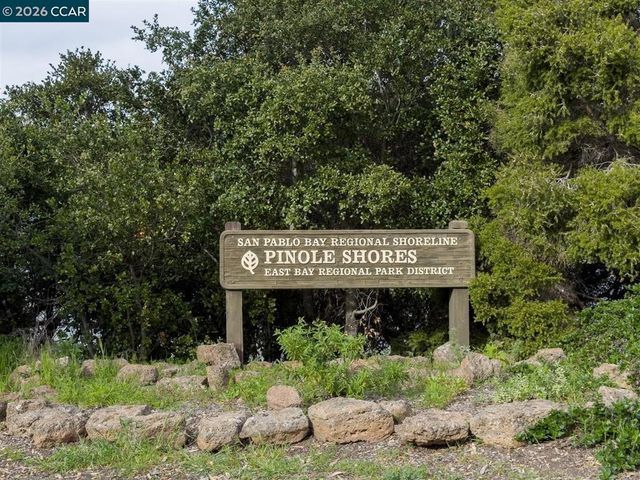 2419 Hill View Ln, Pinole, CA 94564