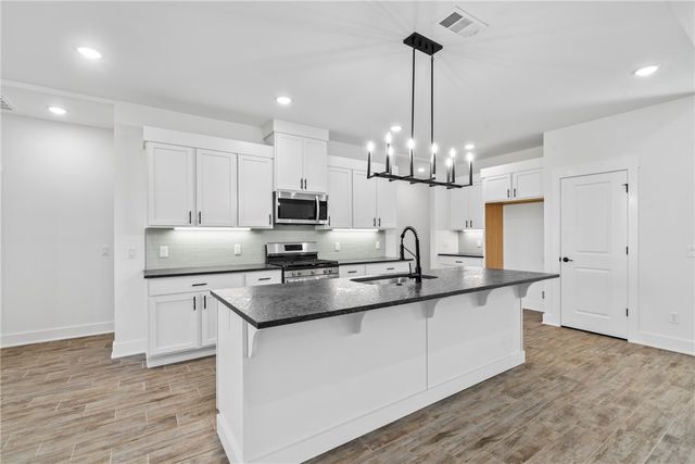 147 N Banner Avenue, Farmington, AR 72730