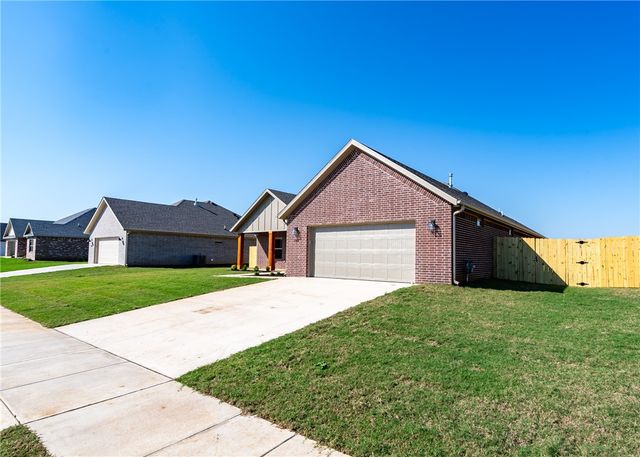147 N Banner Avenue, Farmington, AR 72730