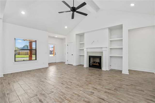 147 N Banner Avenue, Farmington, AR 72730