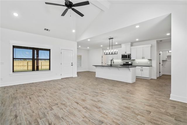 147 N Banner Avenue, Farmington, AR 72730