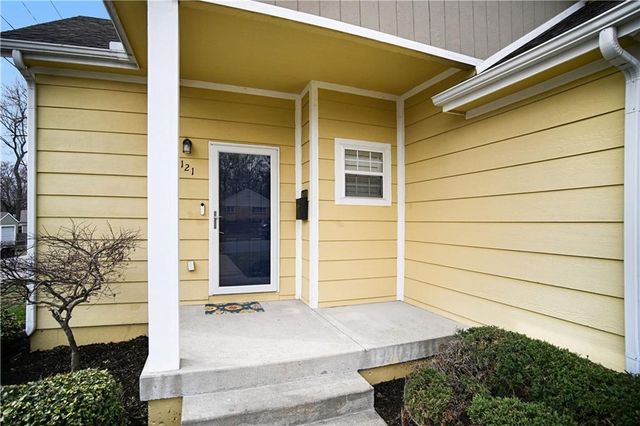 121 E 80th Street, Kansas City, MO 64114