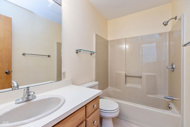 3177 Sycamore Drive 5A, Columbus, IN 47203