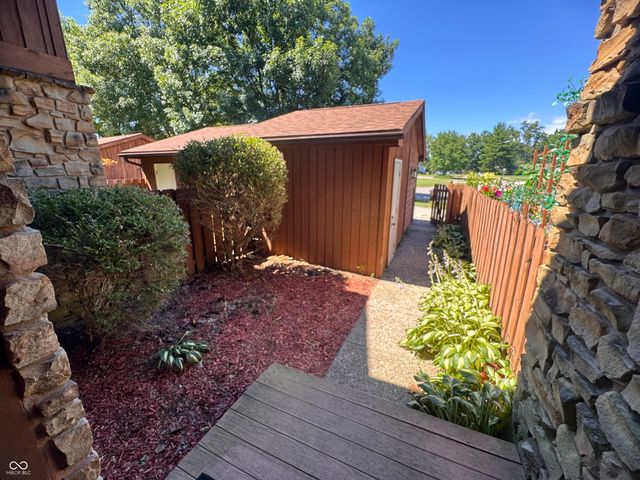 3177 Sycamore Drive 5A, Columbus, IN 47203