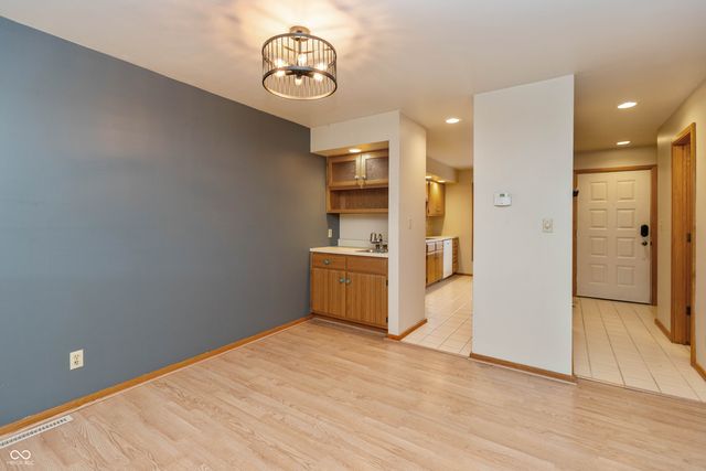 3177 Sycamore Drive 5A, Columbus, IN 47203
