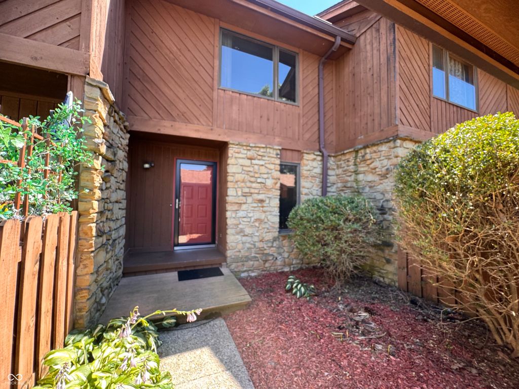 3177 Sycamore Drive 5A, Columbus, IN 47203