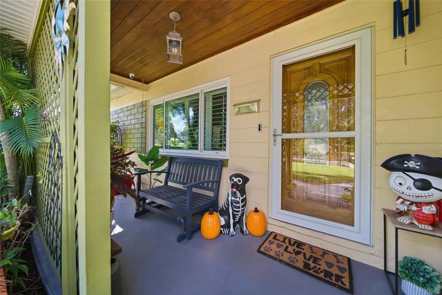 10310 N OAKLEAF AVENUE, Tampa, FL 33612