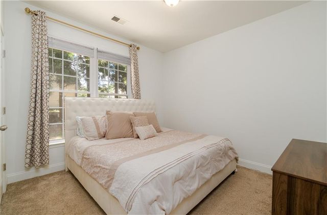 1928 Barrett Knoll Circle NW, Kennesaw, GA 30152
