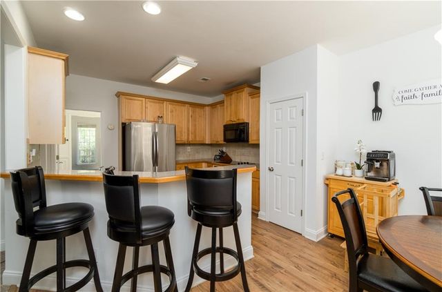 1928 Barrett Knoll Circle NW, Kennesaw, GA 30152