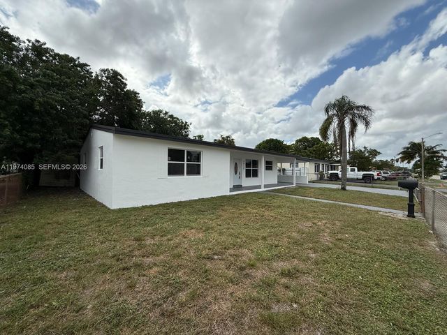 3010 NW 186th Ter, Miami Gardens, FL 33056
