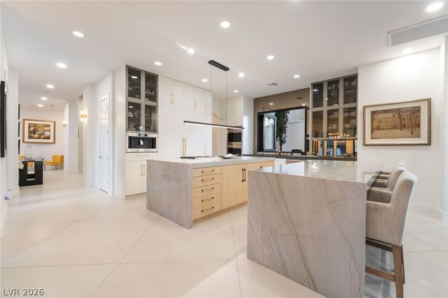 9736 Verlaine Court, Las Vegas, NV 89145