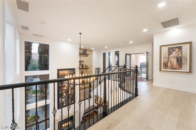 9736 Verlaine Court, Las Vegas, NV 89145