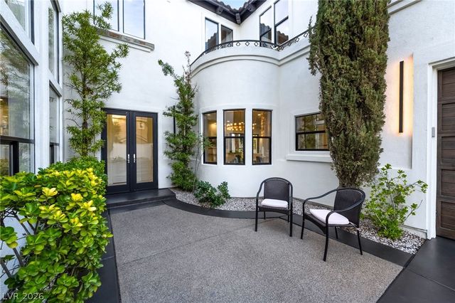 9736 Verlaine Court, Las Vegas, NV 89145