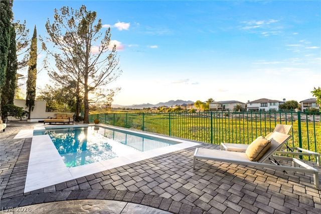 9736 Verlaine Court, Las Vegas, NV 89145