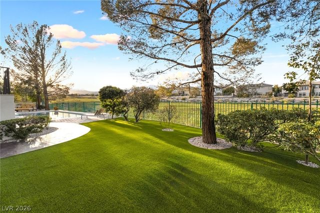 9736 Verlaine Court, Las Vegas, NV 89145