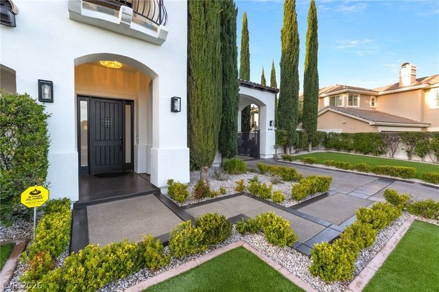 9736 Verlaine Court, Las Vegas, NV 89145