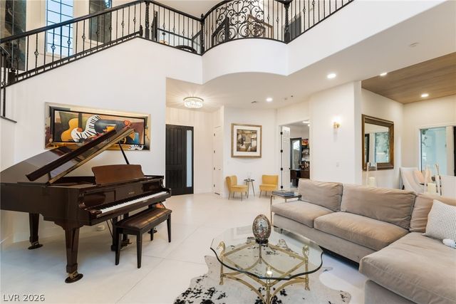 9736 Verlaine Court, Las Vegas, NV 89145