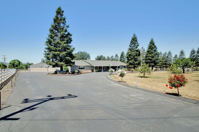 8875 New Avenue, Gilroy, CA 95020
