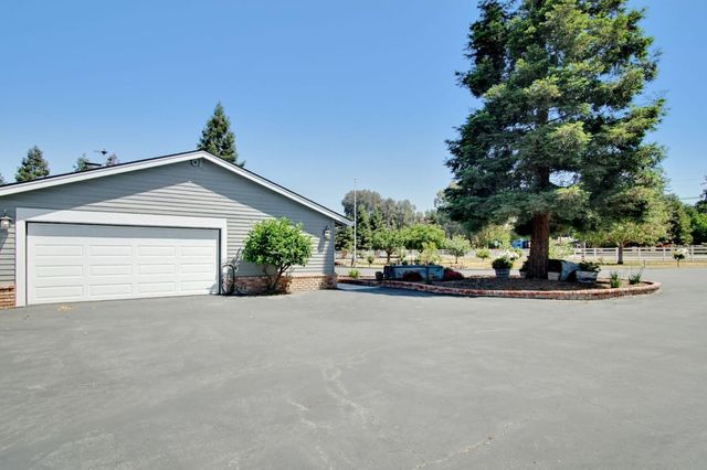 8875 New Avenue, Gilroy, CA 95020