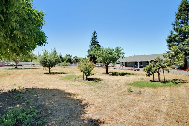 8875 New Avenue, Gilroy, CA 95020