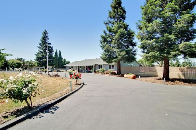 8875 New Avenue, Gilroy, CA 95020