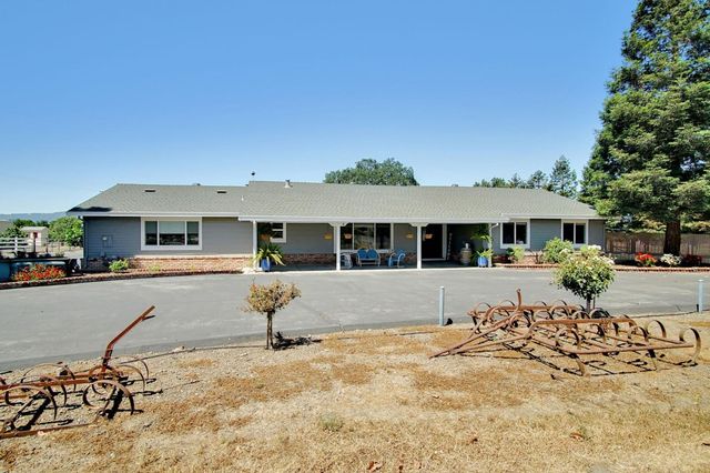 8875 New Avenue, Gilroy, CA 95020