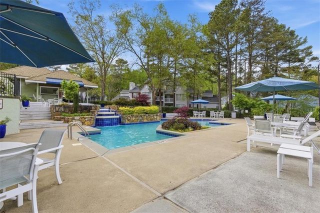 307 Glenleaf Dr, Peachtree Corners, GA 30092