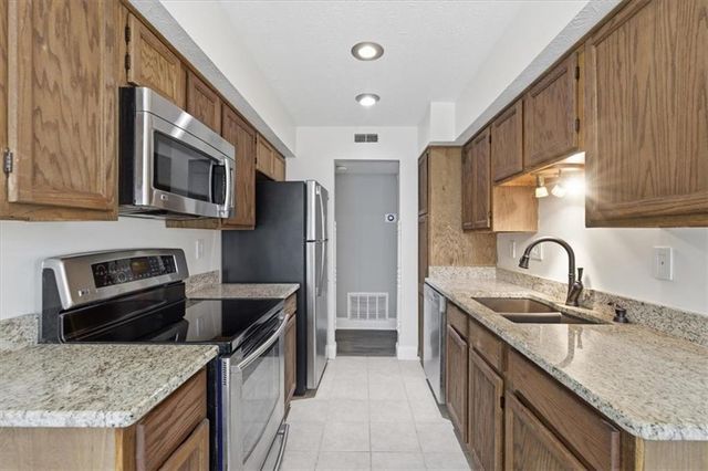 307 Glenleaf Dr, Peachtree Corners, GA 30092