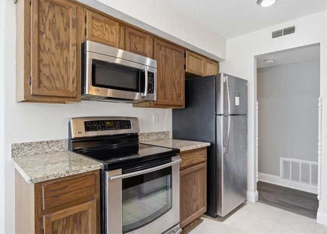 307 Glenleaf Dr, Peachtree Corners, GA 30092