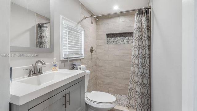 523 N 60th Way, Hollywood, FL 33024