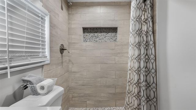 523 N 60th Way, Hollywood, FL 33024