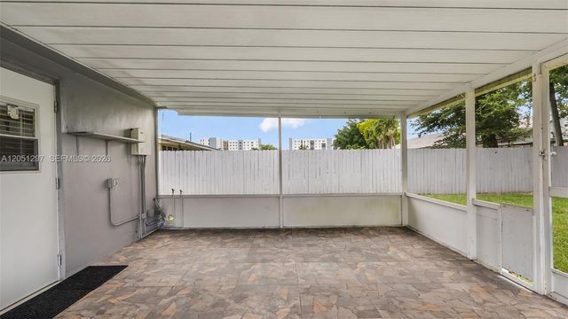 523 N 60th Way, Hollywood, FL 33024