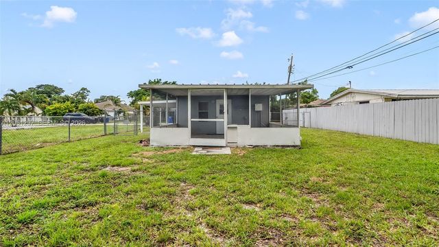 523 N 60th Way, Hollywood, FL 33024