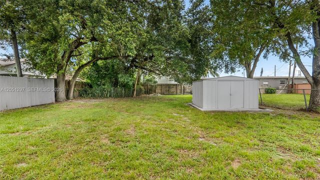 523 N 60th Way, Hollywood, FL 33024