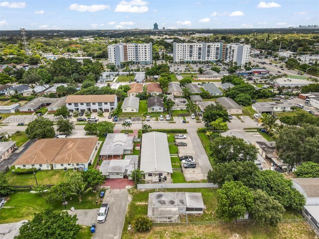 523 N 60th Way, Hollywood, FL 33024