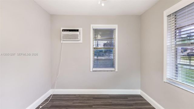 523 N 60th Way, Hollywood, FL 33024
