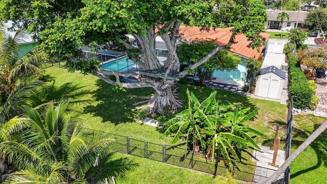 200 NW 11th Avenue, Boca Raton, FL 33486