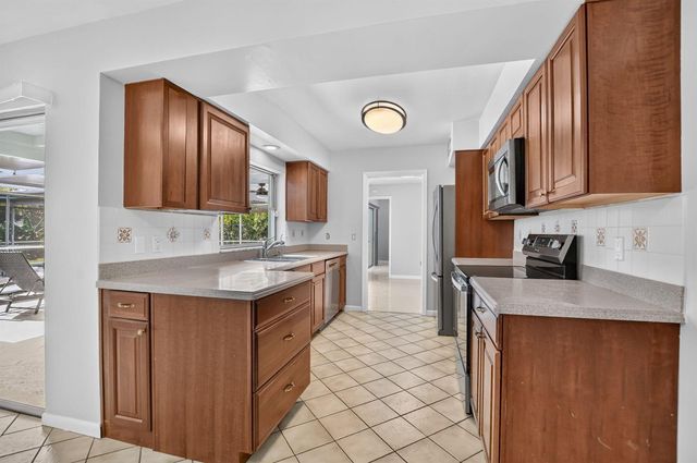 200 NW 11th Avenue, Boca Raton, FL 33486