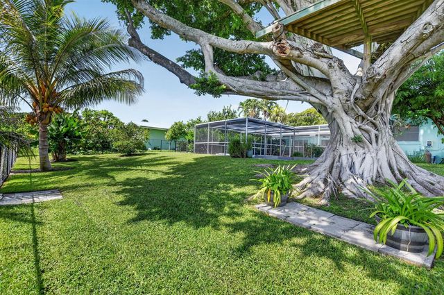 200 NW 11th Avenue, Boca Raton, FL 33486