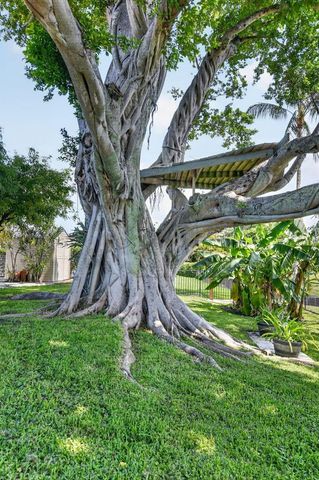 200 NW 11th Avenue, Boca Raton, FL 33486