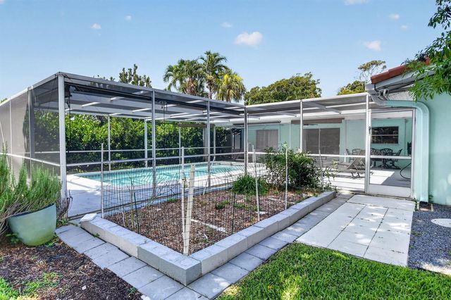 200 NW 11th Avenue, Boca Raton, FL 33486