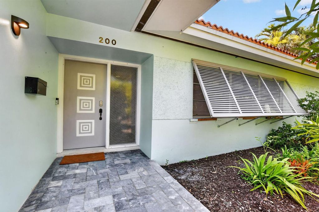200 NW 11th Avenue, Boca Raton, FL 33486