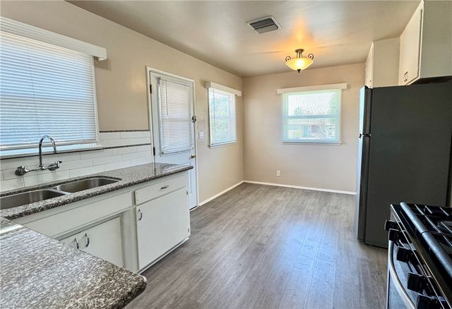 240 N Shamrock Avenue, Monrovia, CA 91016