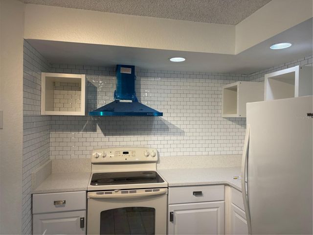 4536 COMMANDER DRIVE 1522, Orlando, FL 32822