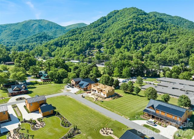 12 Mari Place, Maggie Valley, NC 28751