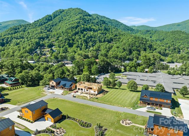 12 Mari Place, Maggie Valley, NC 28751
